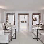 Cosmopolitan - Small Luxury Of The World Fíra