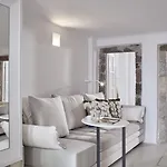 Cosmopolitan - Small Luxury Of The World Szálloda Fíra