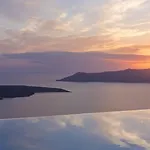 Szálloda Cosmopolitan - Small Luxury Of The World Fíra