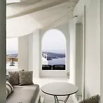 Cosmopolitan - Small Luxury Of The World 4* Fíra
