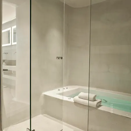 Hotel Cosmopolitan - Small Luxury Of The World