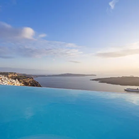 Cosmopolitan - Small Luxury Of The World Fíra