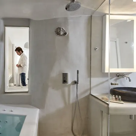 Cosmopolitan - Small Luxury Of The World 4* Fira (Santorini)