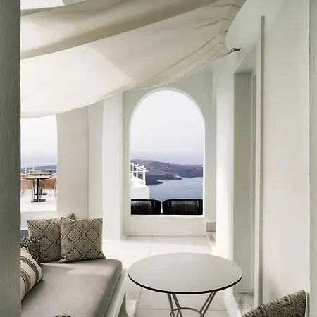 Cosmopolitan - Small Luxury Of The World 4* Φηρά