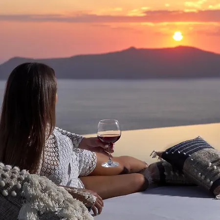 Cosmopolitan - Small Luxury Of The World 4*