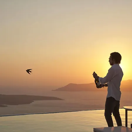 Cosmopolitan - Small Luxury Of The World מלון 4*
