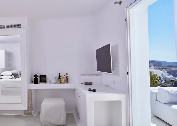 Cosmopolitan - Small Luxury Of The World 4* Fira (Santorini)