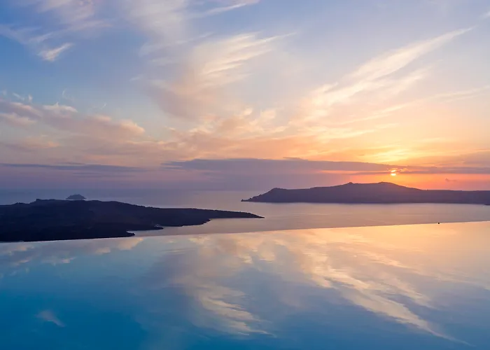 Cosmopolitan - Small Luxury Of The World 4* Fira (Santorini)