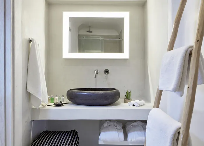 Cosmopolitan - Small Luxury Of The World 4*