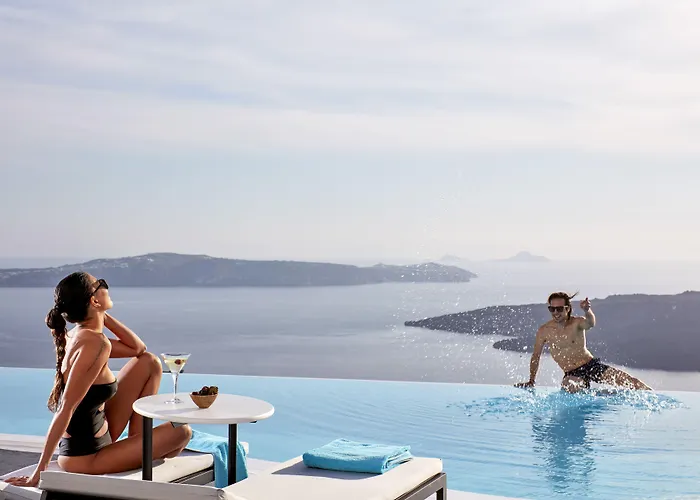 Cosmopolitan - Small Luxury Of The World Fira (Santorini)