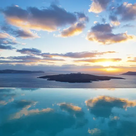 Cosmopolitan - Small Luxury Of The World 4* Fira (Santorini)